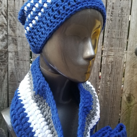 Goins Creations Accessories - NWT Handmade Crochet Hat & Cowl Set with boot cuff Blue White